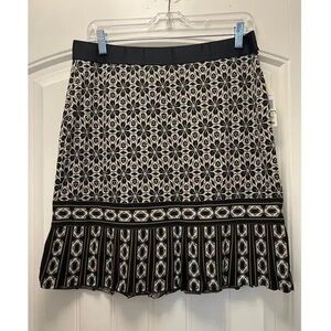 Elegant Black and White Patterned Skirt
